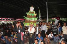 Puluhan ribu petani...