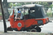 Monopoli dagang bajaj,...