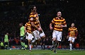 Bradford gunakan kostum...
