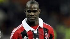 Jangan soraki Balotelli!