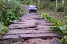 Jembatan ini bikin warga...