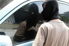 Aksi bandit pecah kaca...