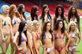 Sepak bola bikini ala...