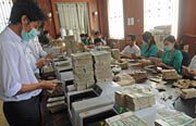 AS buka bisnis perbankan...