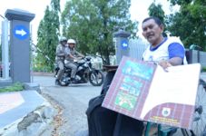 Cacat, Simon keliling...