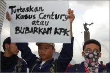 Century, 3 dari 4 nama...