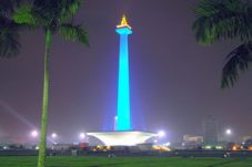 Di bawah Monas hingga...