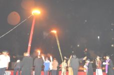 Puluhan ribu masyarakat...