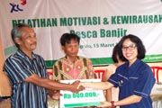 XL serahkan hasil SMS...