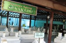 Banyak pungli dimakam...