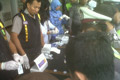 Urine ratusan anggota...