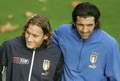 Buffon minta Totti kembali...