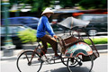 Becak tenaga surya diproduksi...