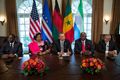 Obama bertemu dengan...