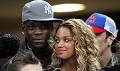 Kemesraan Balotelli...