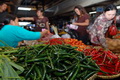 Naikkan harga sewa kios,...