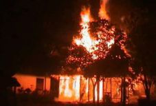 Rumah terbakar, pemilik...