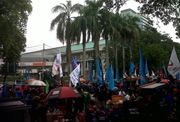 Buruh tuntut hapus outsourcing...