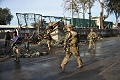 Diserang ratusan militan,...