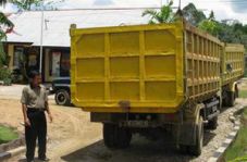 Tanpa dokumen, 3 truk...