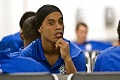 Ronaldinho bujuk Barca...