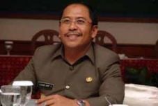 Wali Kota Makassar raih...