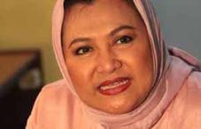 Nyaleg dua tempat, Emilia...