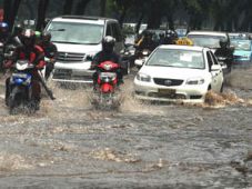 Atasi banjir tahunan,...