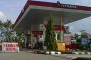 Kelangkaan bensin di...