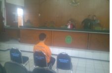 Singkat, sidang perdana...