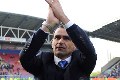 Martinez pergi karena...