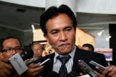 Yusril: Teddy Tengko...