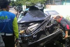 Di dalam Camry maut,...