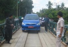 6 Bulan ambruk, Jembatan...