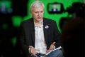 Assange kecam pengadilan...