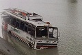 Bus masuk sungai, 5...