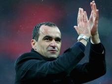 Martinez pelatih baru...