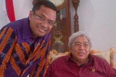 Foto itu menjadi kenangan...