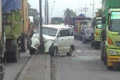 Diseruduk truk tanki,...