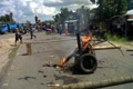 Protes jalan rusak,...