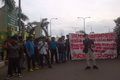 Mahasiswa Bekasi tolak...