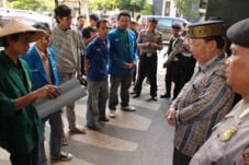 DPRD Tulungagung tolak...