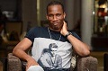 Kamar Drogba diacak-acak...