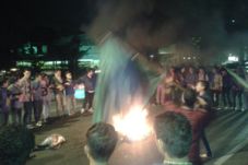 Mahasiswa Bandung blokir...