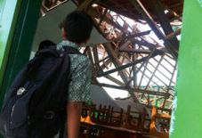 Siswa mau ambil rapor,...