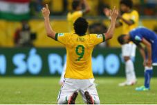 Kalahkan Italia, Brasil...
