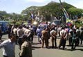 Mahasiswa memaksa ingin...