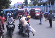 Demo sopir angkot di...