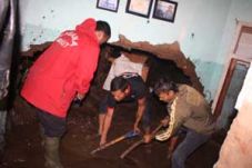 Kantor LSM, dan dua...