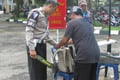 Masuk PN Depok, pengunjung...